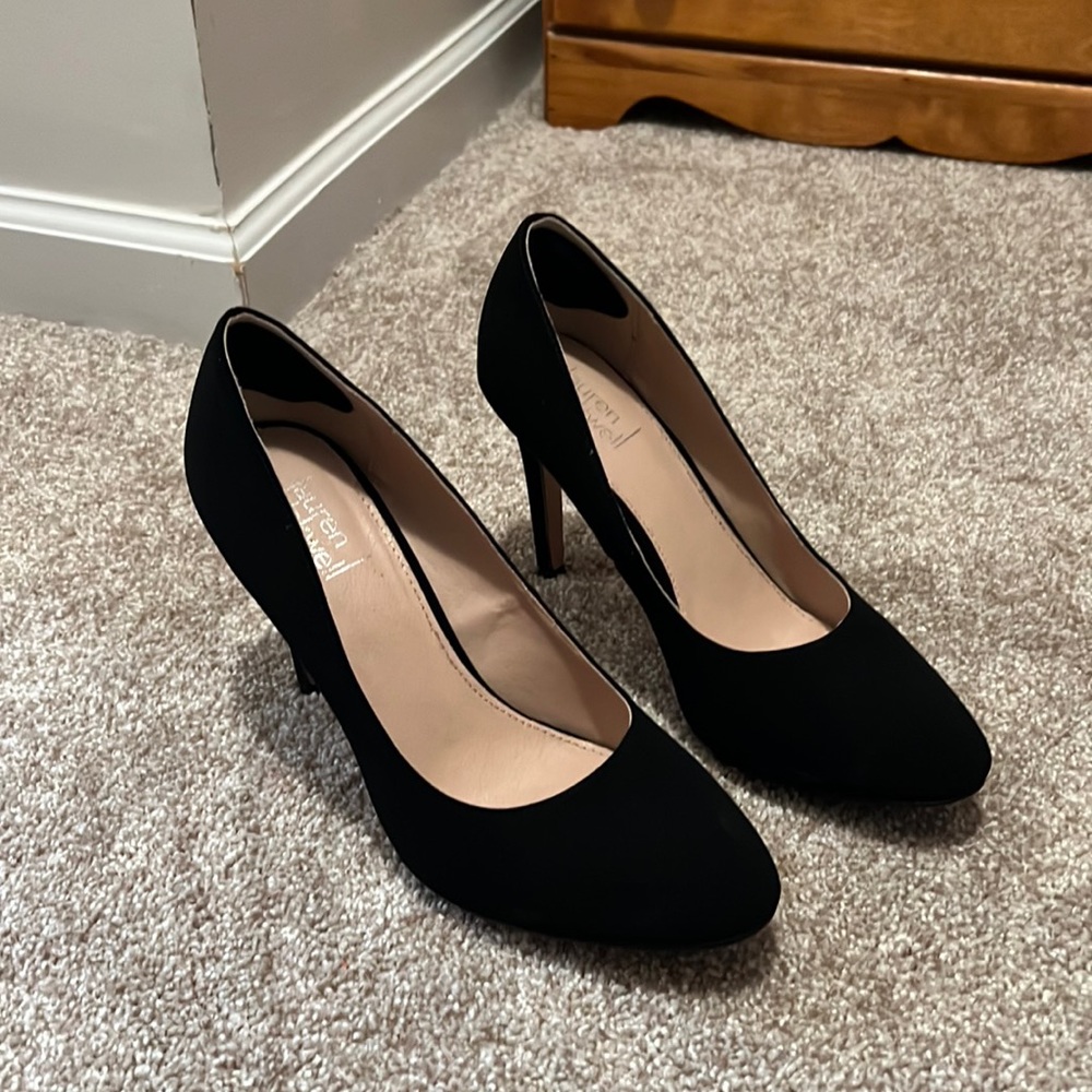 Lauren Blackwell Black Pumps size 8.5